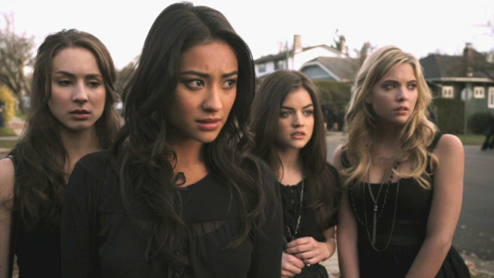 Shay Mitchell pic #769495