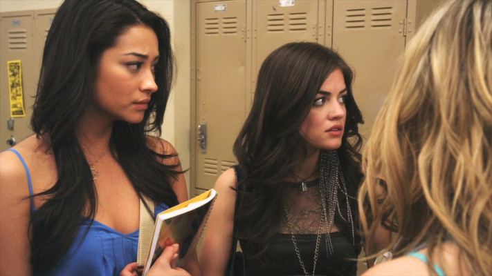 Shay Mitchell pic #773258