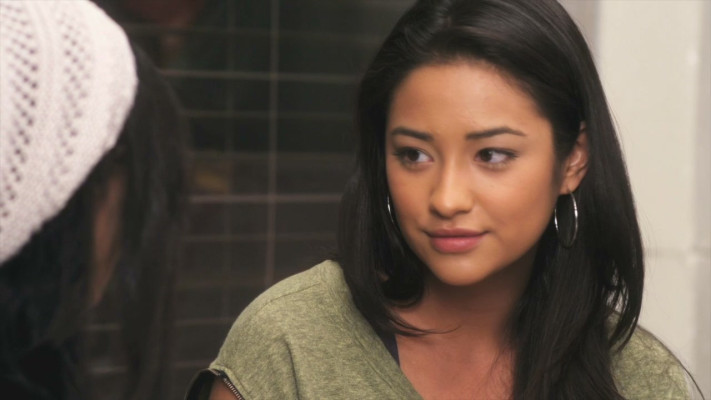 Shay Mitchell pic #780455