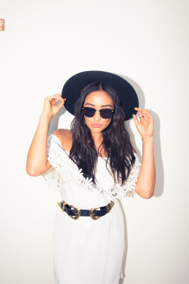 Shay Mitchell pic #793153