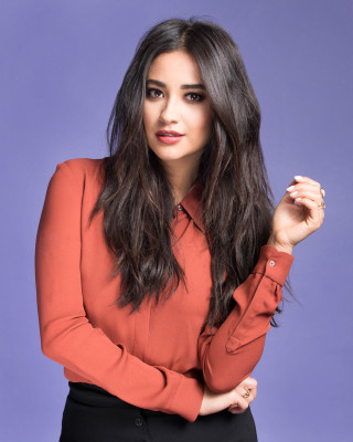 Shay Mitchell pic #805440