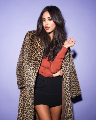 Shay Mitchell pic #805420