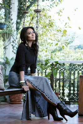 Shay Mitchell pic #829491