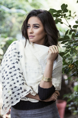 Shay Mitchell pic #829682