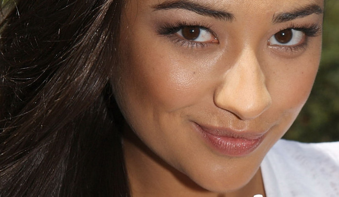 Shay Mitchell pic #485188