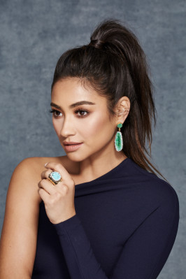 Shay Mitchell pic #894012