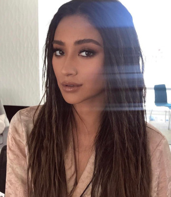 photo 21 in Shay Mitchell gallery [id924987] 2017-04-19 00:00:00