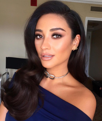 Shay Mitchell pic #857753