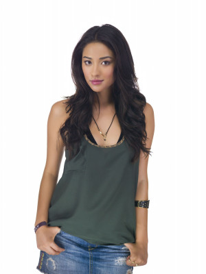 Shay Mitchell pic #377047