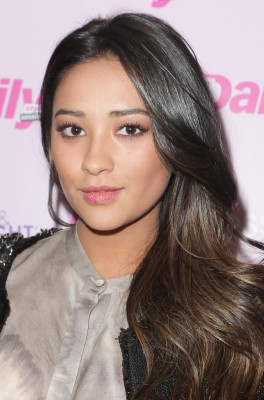 Shay Mitchell pic #470386