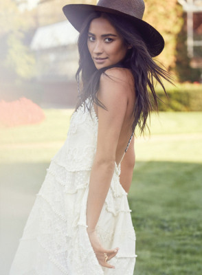 Shay Mitchell pic #1007510
