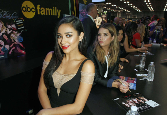 Shay Mitchell pic #803092