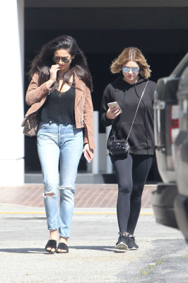 Shay Mitchell pic #919038