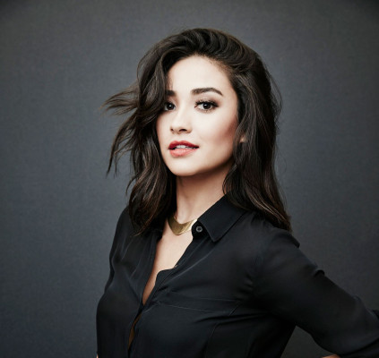 Shay Mitchell pic #791001