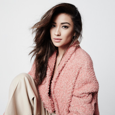 Shay Mitchell pic #755039