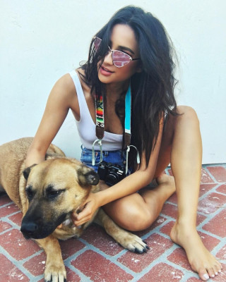 Shay Mitchell pic #875460