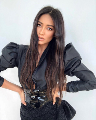 photo 15 in Shay Mitchell gallery [id1054633] 2018-07-30 00:00:00