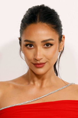 Shay Mitchell pic #1338313