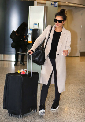 Shay Mitchell pic #834107