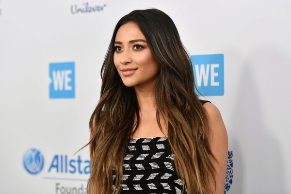 Shay Mitchell pic #928540