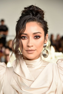 Shay Mitchell pic #1066109