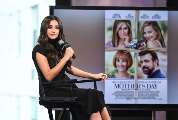 Shay Mitchell pic #848887