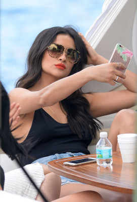 Shay Mitchell pic #835954
