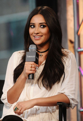Shay Mitchell pic #802099