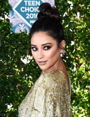 Shay Mitchell pic #868836