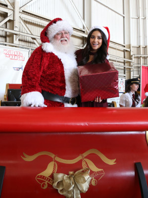 Shay Mitchell pic #822129