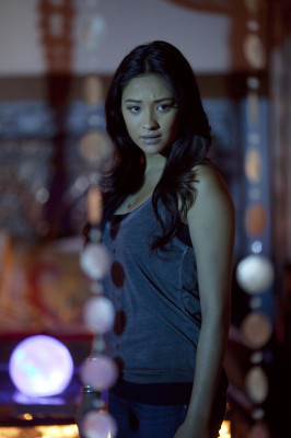 Shay Mitchell pic #794316