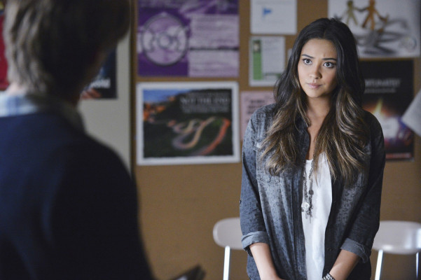 Shay Mitchell pic #795158