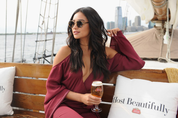 Shay Mitchell pic #799754
