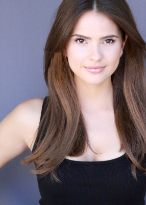 Shelley Hennig pic #769620