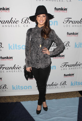 Shenae Grimes pic #560652