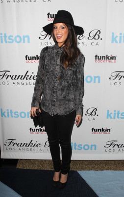 Shenae Grimes pic #560649