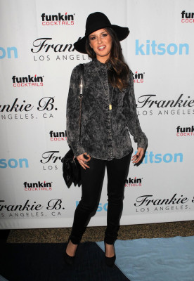photo 13 in Shenae Grimes gallery [id633391] 2013-09-21 00:00:00