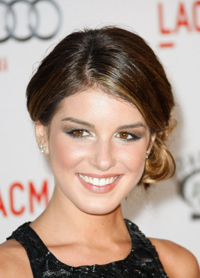 Shenae Grimes pic #239647