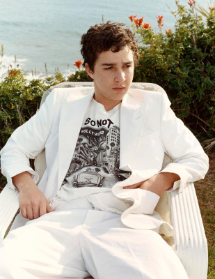 Shia LaBeouf pic #245024
