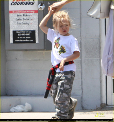 photo 3 in Shiloh Nouvel Jolie-Pitt gallery [id204873] 2009-11-25 00:00:00