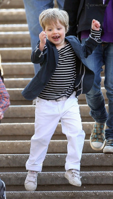 photo 28 in Jolie-Pitt gallery [id251407] 2010-04-27 00:00:00