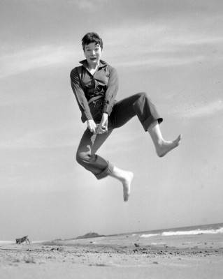 photo 10 in Shirley Maclaine gallery [id413564] 2011-10-21 00:00:00