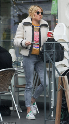 Sienna Miller pic #740096