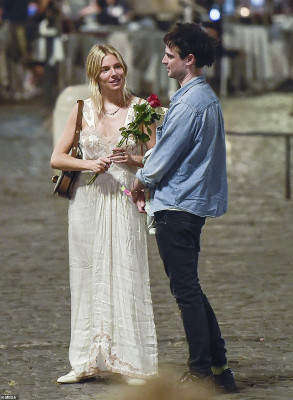 Sienna Miller pic #1154330