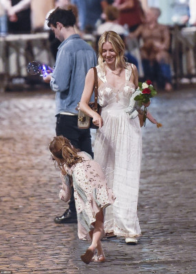 Sienna Miller pic #1154331