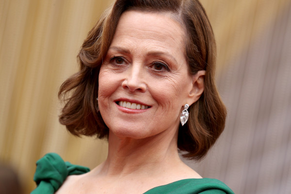 Sigourney Weaver pic #1229310