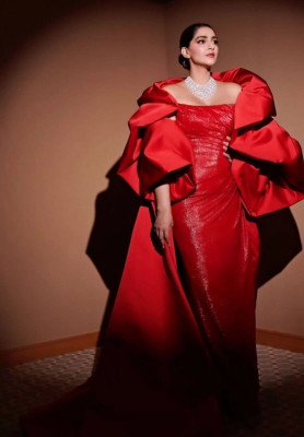 Sonam Kapoor pic #1353409