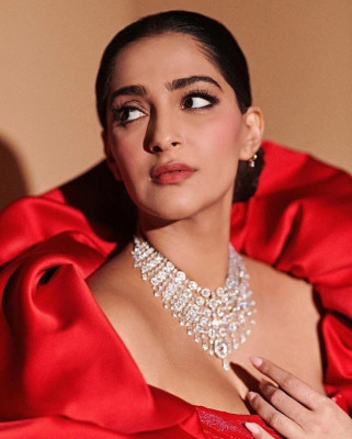 Sonam Kapoor pic #1353408