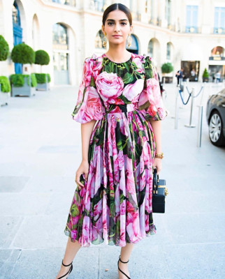 Sonam Kapoor pic #948433