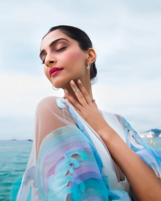 Sonam Kapoor pic #937465